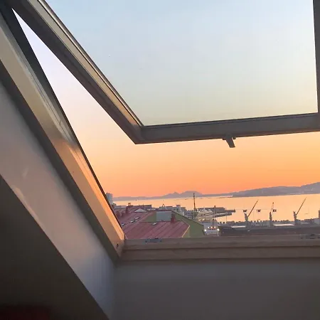 Apartamento Ático con vistas al mar y parking *